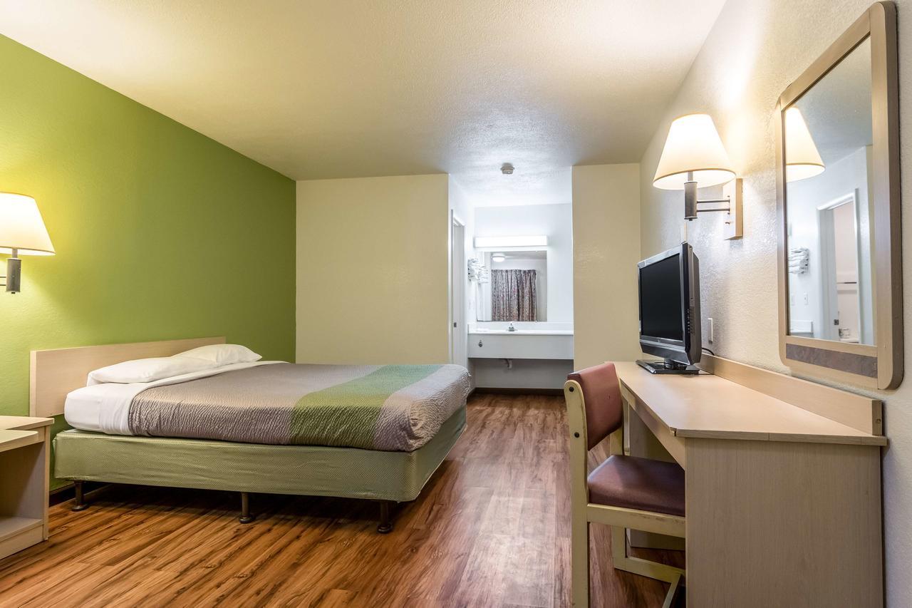 Motel 6 Chattanooga East Eksteriør billede
